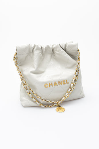 Chanel 22 Small Handbag 2024
