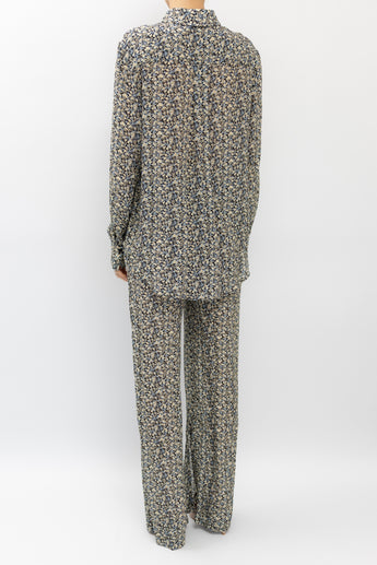 Viktoria and Woods Plateau Shirt & Golding Pants