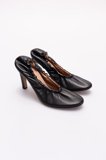 Scanlan Theodore  Gathered Heels