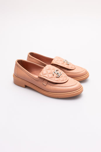 Chanel Quilted CC Turnlock Loafers in Pink